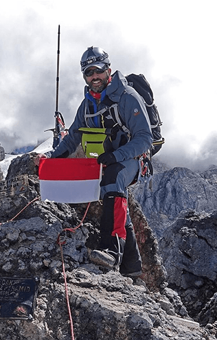 SUMMIT CLIMB
